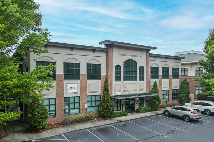 10210 Hickorywood Hill Ave